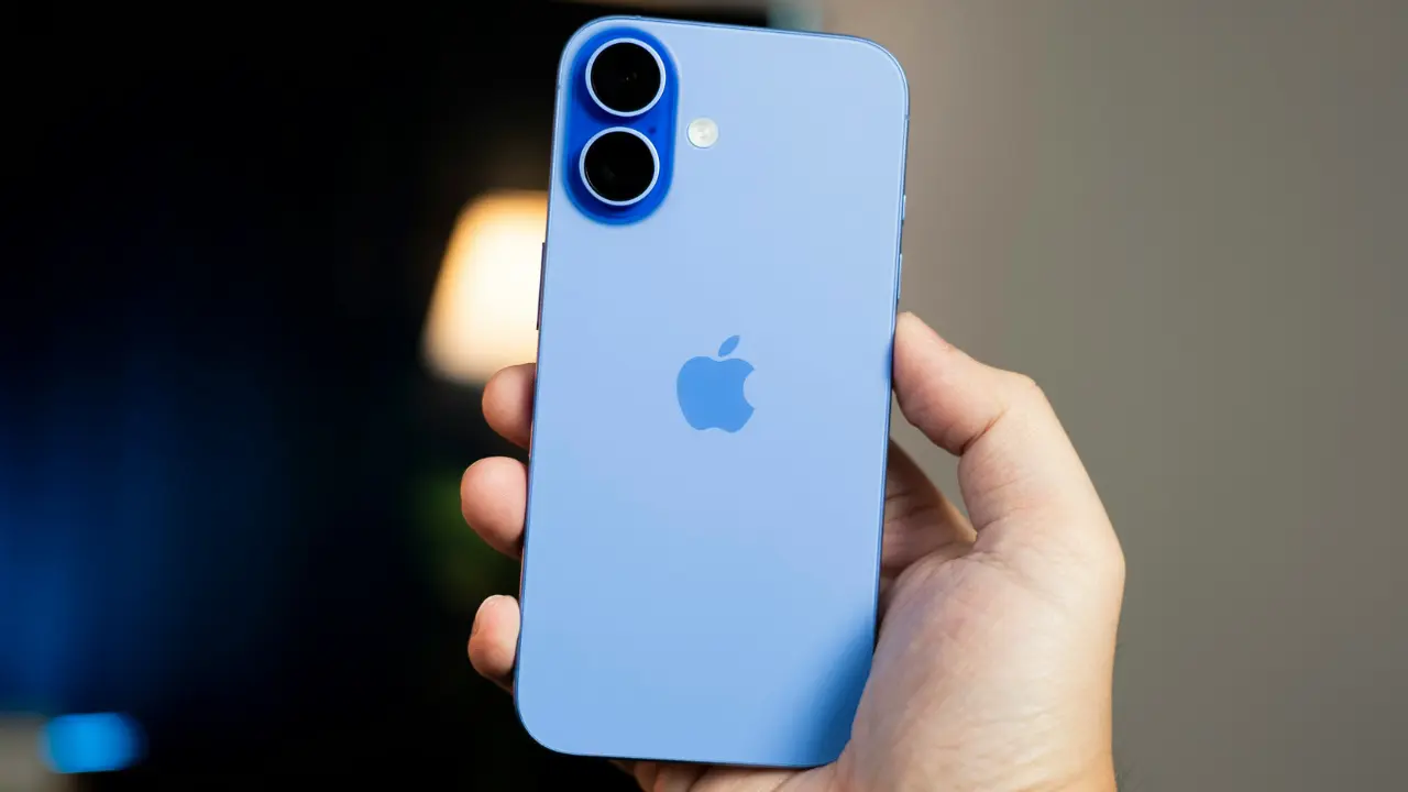 iPhone 16 Advanced Dual-Camera Setup